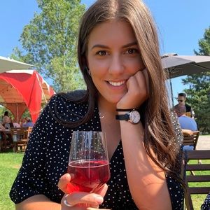 Meet your Posher, Alija